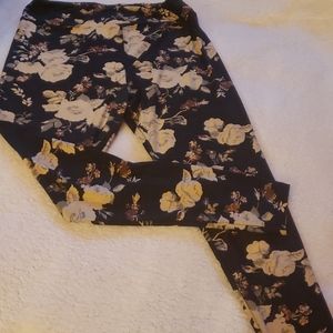 🌹 Gorgous rose print TC2 leggings 🌹